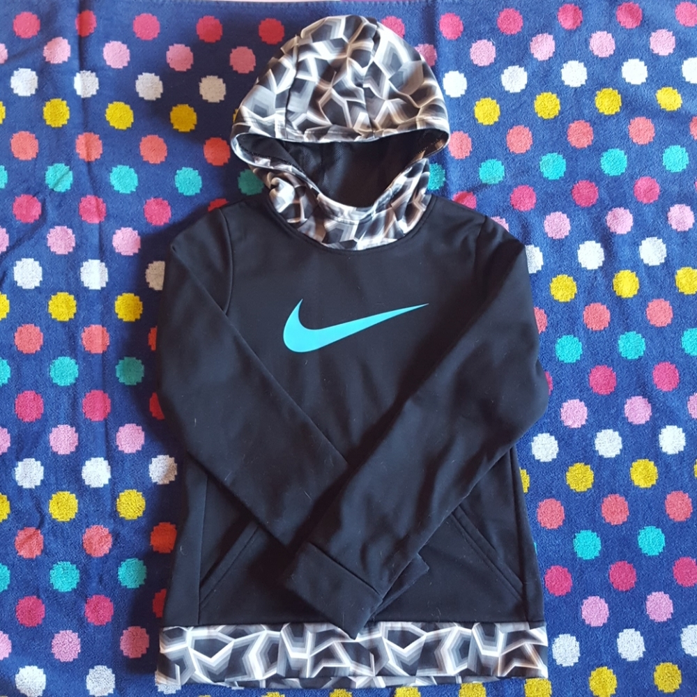Girls Nike hoodie size medium